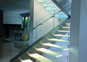 5+ Inspirasi Railing Kaca Yang Aman Untuk di Rumah